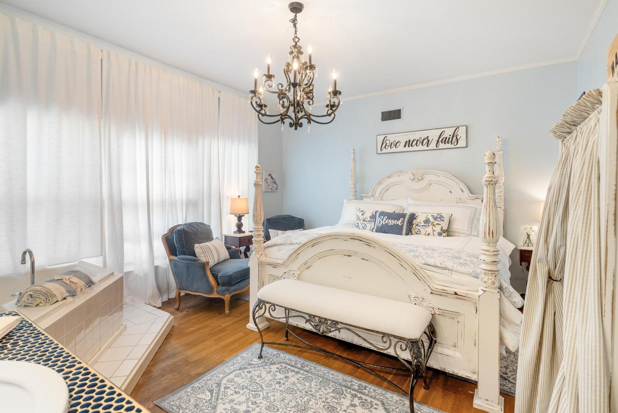 Beland Mansion-Blue Jay Suite! Форт-Смит Экстерьер фото