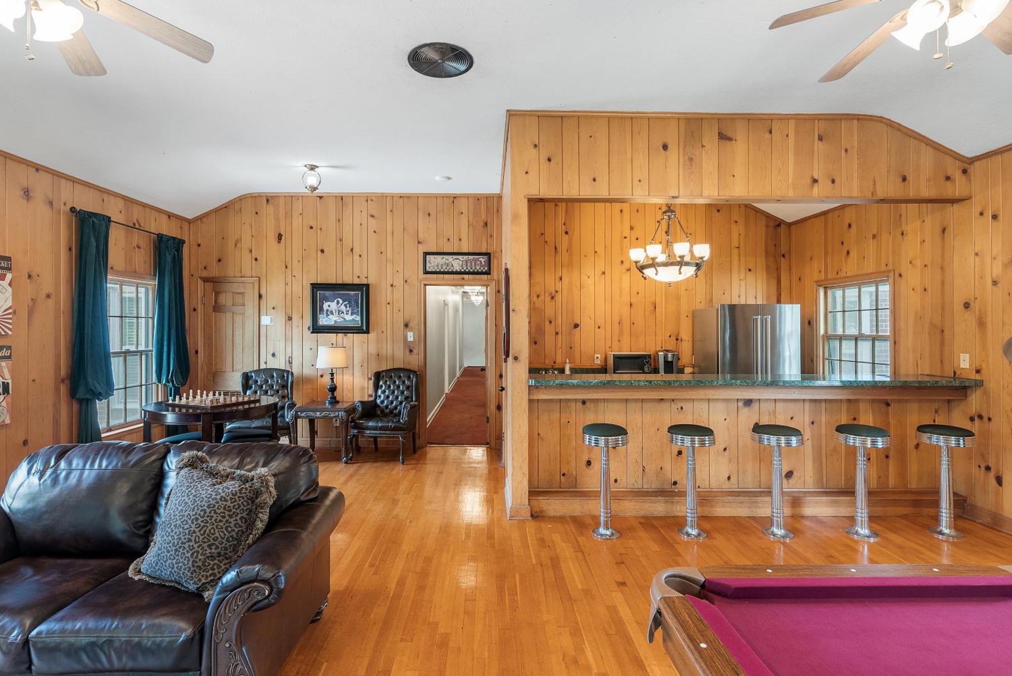 Beland Mansion-Blue Jay Suite! Форт-Смит Экстерьер фото